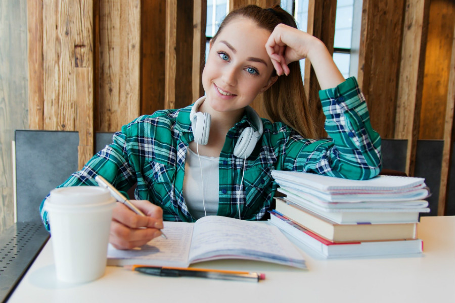 conoce tu publico objetivo estrategias para atraer estudiantes